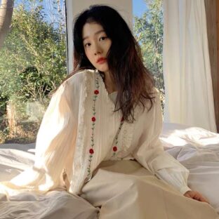 レトロ刺繍シャツ