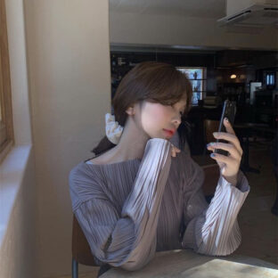 プリーツ長袖ブラウス