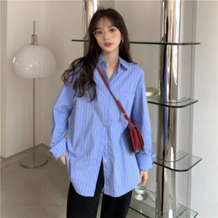 ストライプブルーシャツ