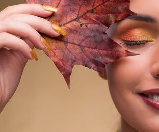 秋メイクはいつから？どんな色を使う？コツもご紹介します