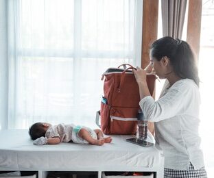 マザーズバッグとは？マザーズバッグ選びのポイントと注意点