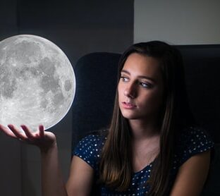 満月とは？新月って何？体調は変わるの？