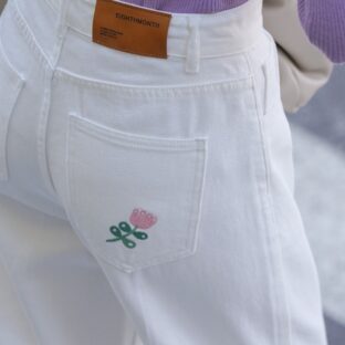 お花刺繍ホワイトジーンズ