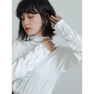 ホワイトハイネックロングTシャツ