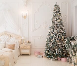 クリスマスツリーの大きさはどうする？色とデザインは？