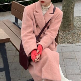 ピンクロングコート