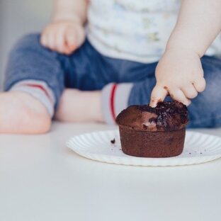子供のチョコレートはいつから？与え方と注意点！