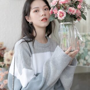 ソルトグレーセーター