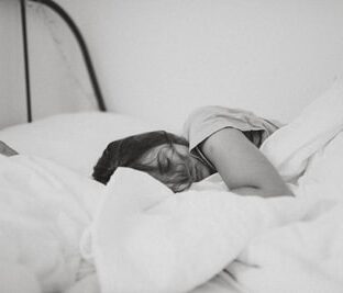 悪い夢を見る原因は?種類と見ない方法をご紹介!