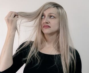 広がる髪の原因は？抑える方法はある？改善方法もご紹介！