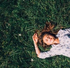 ウトウトする原因と対策は？病気の可能性も？