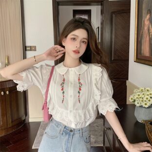 フリル刺繍ブラウス