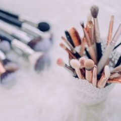 メイクブラシの種類は？洗い方と保管方法をご紹介！