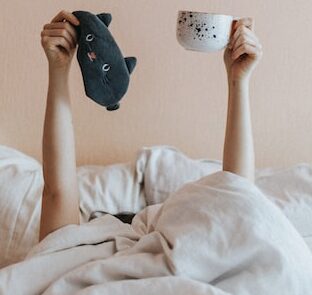 朝起きられない原因は？特徴と対策をご紹介します