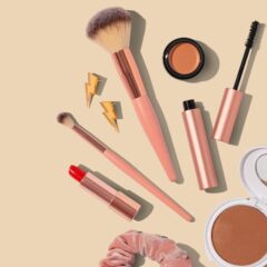 メイク用品は何が必要？使用期限はある？正しい保管方法は？