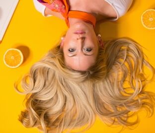 気になる！抜け毛とは？原因と対処法についてまとめました！