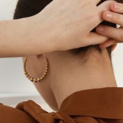 首凝りの原因と症状は何？痛みを和らげる方法がある！