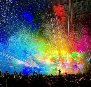ライブへ行く時の服装と持ち物は？事前準備もご紹介！