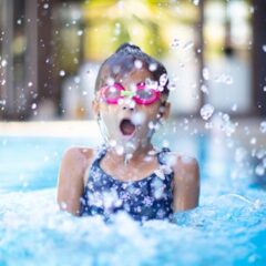 スイミングスクールは何歳から？選び方のポイントは？月謝はどれくらい？