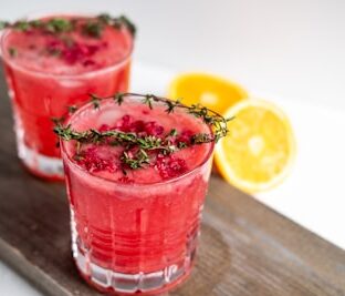 トマトジュースを朝に飲む効果と夜に飲む効果は？注意点もあります！