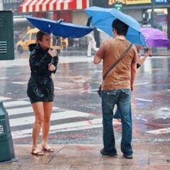 梅雨デートで好印象！服装・持ち物・気配りポイント